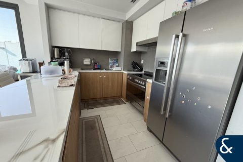 Villa in Dubai Land, Dubai, UAE 4 bedrooms, 216 sq.m. № 671422 - photo 5