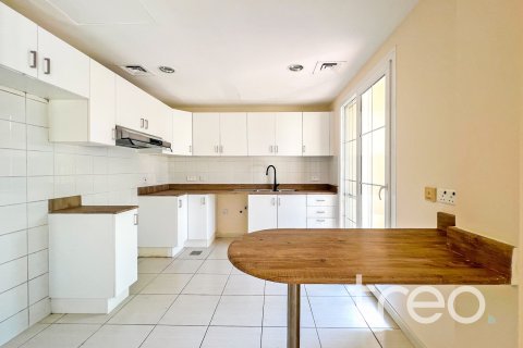 Huvila The Springs, Dubai, Arabiemiraatit 3 makuuhuonetta, 228.08 m2 № 739236 - kuva 3