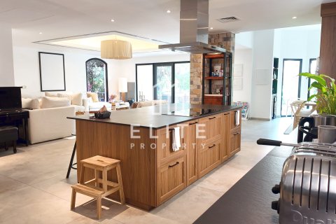Řadový dům v Dubai, SAE 4 ložnice, 372 m² Č.: 736393 - fotografie 18