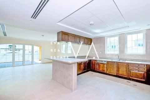 Jumeirah, Dubai, UAE의 임대용 아파트 침실 4개, 509.93제곱미터 번호 637701 - 사진 5