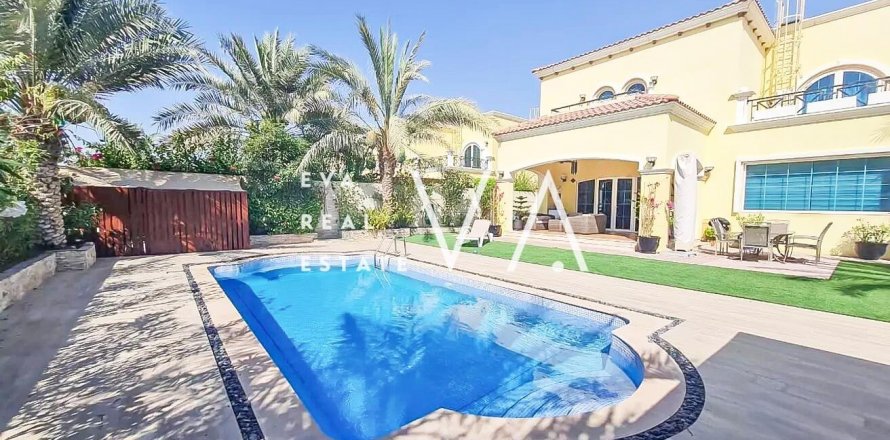 Jumeirah, Dubai, UAE의 아파트 침실 4개, 509.93제곱미터 번호 637701
