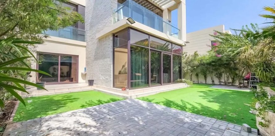 Βίλα σε Dubai, ΗΑΕ 5 υπνοδωμάτια, 390.7 τ.μ. Αρ. 740829