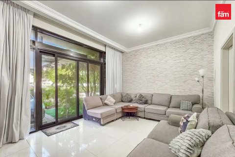 Βίλα σε Dubai, ΗΑΕ 5 υπνοδωμάτια, 390.7 τ.μ. Αρ. 740829 - φωτογραφία 2