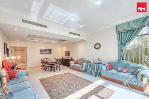 Βίλα σε Dubai, ΗΑΕ 5 υπνοδωμάτια, 390.7 τ.μ. Αρ. 740829 - φωτογραφία 3