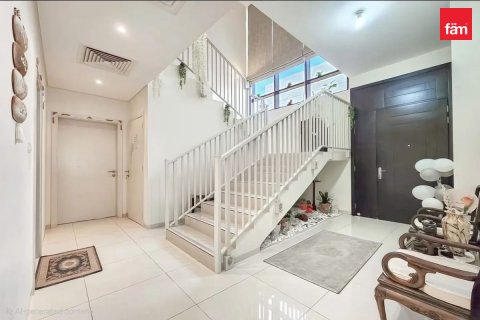 Βίλα σε Dubai, ΗΑΕ 5 υπνοδωμάτια, 390.7 τ.μ. Αρ. 740829 - φωτογραφία 4
