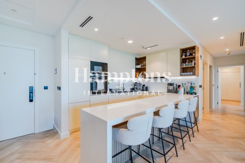 Apartment in The Hills, Dubai, UAE 3 bedrooms, 165.73895200 sq.m. № 681396 - photo 2