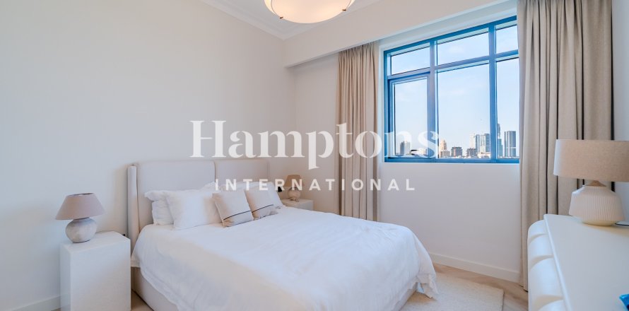 Apartment in The Hills, Dubai, UAE 3 bedrooms, 165.739 sq.m. № 681396