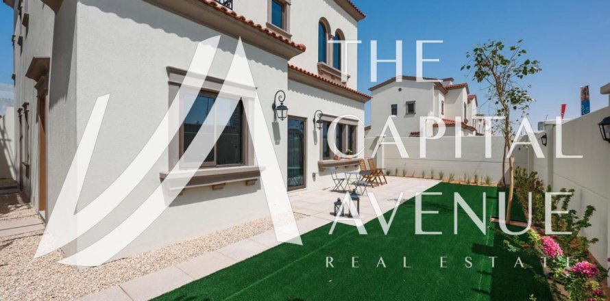 Khalifa City、Abu Dhabi、UAEにあるヴィラ 4ベッドルーム、486 m2 No681301