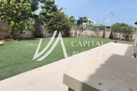 Villa on the Saadiyat Island, Abu Dhabi, UAE 5 bedrooms, 452 sq.m. № 681395 - photo 15