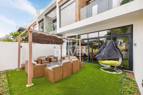 Townhouse de închiriat în Jumeirah Golf Estates, Dubai, EAU 4 dormitoare, 177.54 mp. №765523 - poză 14