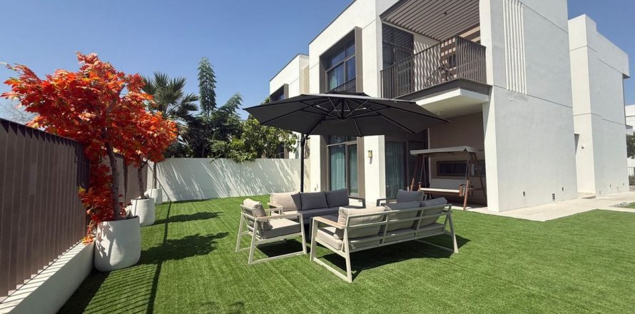 Villa en Al Furjan, Dubai, EAU 4 dormitorios, 395.4 m² № 714943