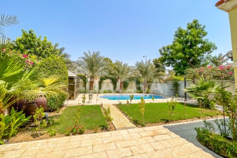 Villa para venda em Jumeirah Park, Dubai, EAU 4 quartos, 744 m2 № 711929 - foto 2