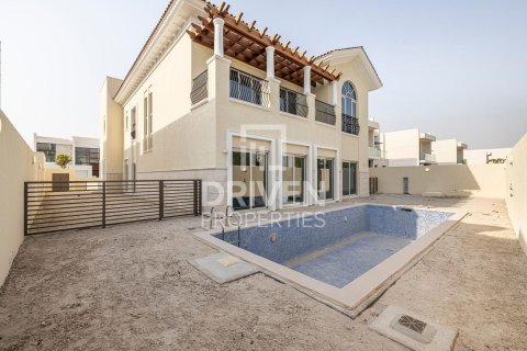 Villa te huur in Mohammed Bin Rashid City, Dubai, VAE 5 slaapkamers, 697 vr.m., nr 655235 - foto 3