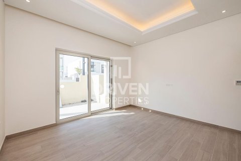 Villa te huur in Mohammed Bin Rashid City, Dubai, VAE 5 slaapkamers, 697 vr.m., nr 655235 - foto 18