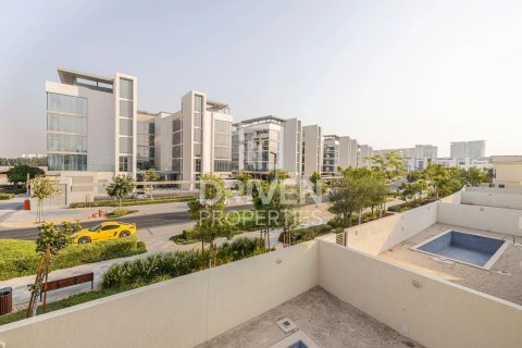Villa te huur in Mohammed Bin Rashid City, Dubai, VAE 5 slaapkamers, 697 vr.m., nr 655235 - foto 4