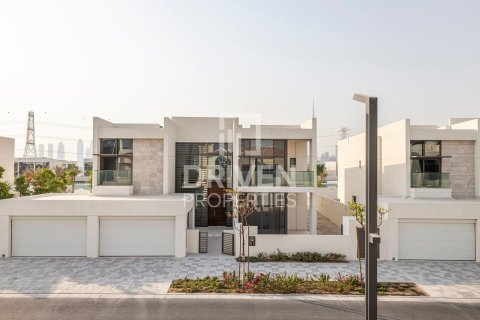 Villa te huur in Mohammed Bin Rashid City, Dubai, VAE 5 slaapkamers, 697 vr.m., nr 655235 - foto 1