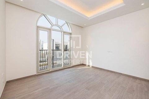 Villa te huur in Mohammed Bin Rashid City, Dubai, VAE 5 slaapkamers, 697 vr.m., nr 655235 - foto 11