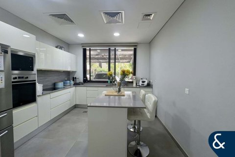 Villa à vendre à DAMAC Hills (Akoya by DAMAC), Dubai, EAU 4 chambres, 253 m2 № 666275 - photo 4