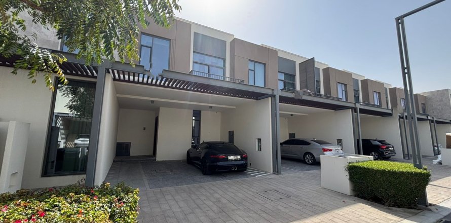 Kuća u nizu u Dubai, UAE 180 m2, 3 spavaćih soba Br. 698822