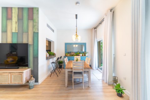 Kuća u nizu u Dubai, UAE 3 spavaćih soba, 325 m2 Br. 698823 - fotografija 6