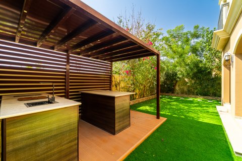 Kuća u nizu u Dubai, UAE 3 spavaćih soba, 325 m2 Br. 698823 - fotografija 8