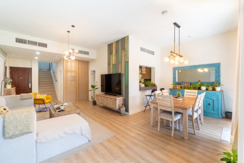 Kuća u nizu u Dubai, UAE 3 spavaćih soba, 325 m2 Br. 698823 - fotografija 2