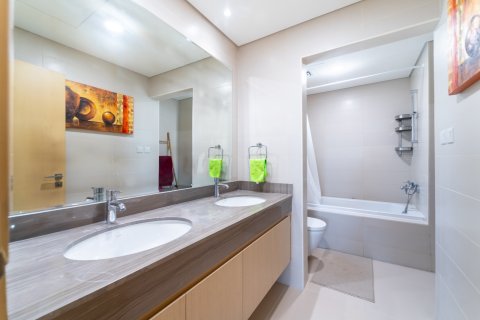 Kuća u nizu u Dubai, UAE 3 spavaćih soba, 325 m2 Br. 698823 - fotografija 13