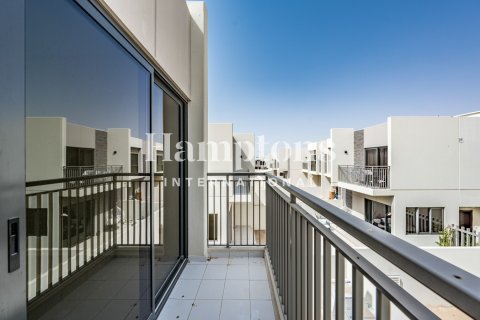 Villa em Dubai, EAU 3 quartos, 174.843 m2 № 686435
