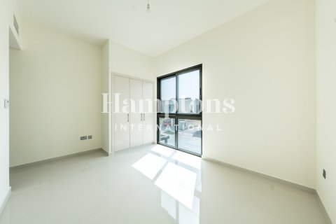 Villa te huur in Dubai, VAE 3 slaapkamers, 174.84344600 vr.m., nr 686435 - foto 8