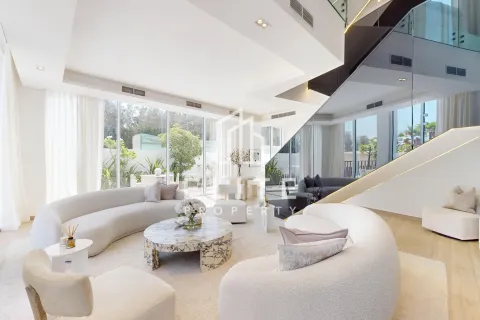 Villa till försäljning i Dubai, UAE 4 sovrum Nr. 641815 - fotografi 3