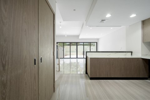 Kuća u nizu u gradu DAMAC Hills (Akoya by DAMAC), Dubai, UAE 4 spavaće sobe, 177.41 m2 Br. 757409 - Slika 2