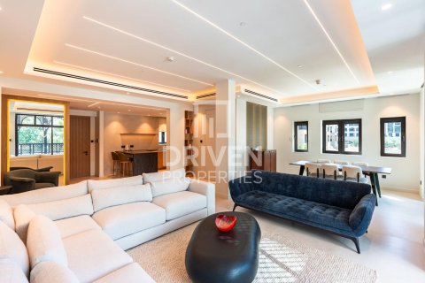 Appartamento in vendita a Downtown Dubai (Downtown Burj Dubai), Dubai, EAU 2 camere da letto, 139.26 mq. № 756507 - foto 2