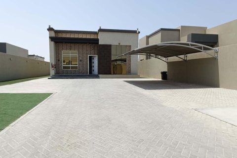 Üürile anda villa asukohaga Al Hamra Village, Ras Al Khaimah, AÜE: 2 magamistoaga, 167 m² Nr 656647 - pilt 2
