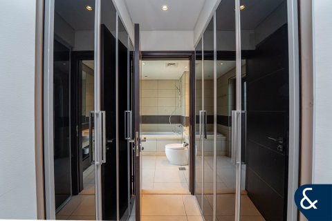 Vila u gradu Jumeirah Golf Estates, Dubai, UAE 5 spavaće sobe, 574 m2 Br. 667875 - Slika 19