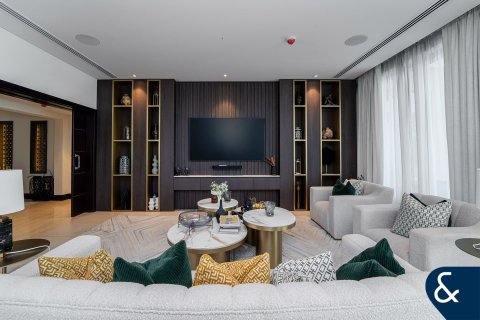 Vila u gradu Jumeirah Golf Estates, Dubai, UAE 5 spavaće sobe, 574 m2 Br. 667875 - Slika 8