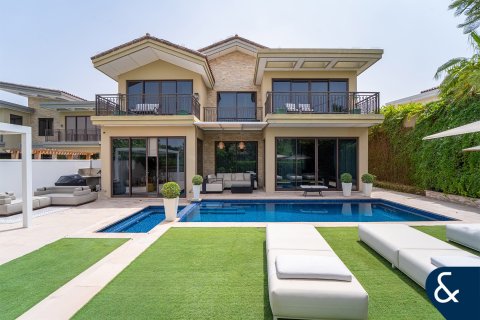 Vila u gradu Jumeirah Golf Estates, Dubai, UAE 5 spavaće sobe, 574 m2 Br. 667875 - Slika 1
