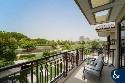 Vila u gradu Jumeirah Golf Estates, Dubai, UAE 5 spavaće sobe, 574 m2 Br. 667875 - Slika 4