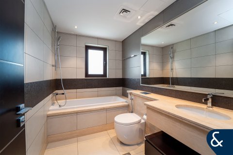 Vila u gradu Jumeirah Golf Estates, Dubai, UAE 5 spavaće sobe, 574 m2 Br. 667875 - Slika 20