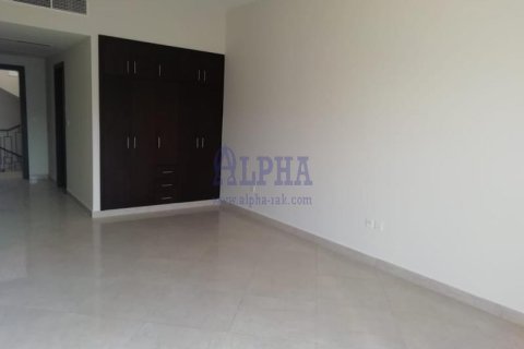 Shtëpi në qytet në Al Hamra Village, Ras Al Khaimah, Emiratet e Bashkuara Arabe 4 dhoma gjumi, 375.4 m2. № 709292 - Foto 5