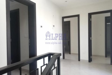 Shtëpi në qytet në Al Hamra Village, Ras Al Khaimah, Emiratet e Bashkuara Arabe 4 dhoma gjumi, 375.4 m2. № 709292 - Foto 16