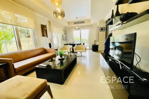 Villa zur Miete in The Springs, Dubai, VAE 2 Schlafzimmer, 167 m2 Nr. 650005 - Foto 2