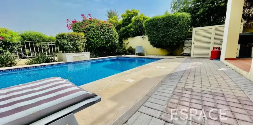 Villa in The Springs, Dubai, VAE: 2 Schlafzimmer, 167 m2 Nr. 650005