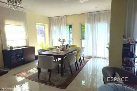 Villa en alquiler en Jumeirah Village Triangle, Dubai, EAU 3 dormitorios, 652 m2 № 650003 - foto 3