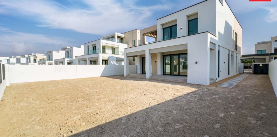 Villa i Dubai, UAE 4 sovrum, 531.8 kvm Nr. 660531