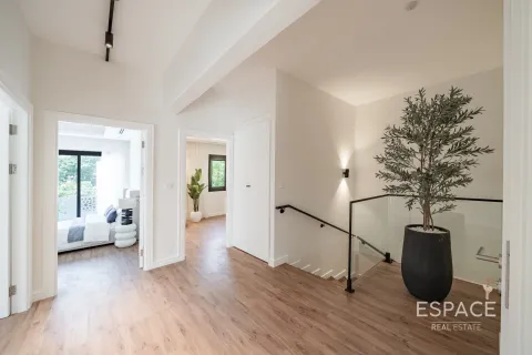 Villa en venta en Meadows, Dubai, EAU 4 dormitorios, 373 m2 № 649506 - foto 11