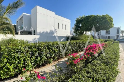 Townhouse in Dubai, UAE 3 bedrooms, 263.99 sq.m. № 637548 - photo 18