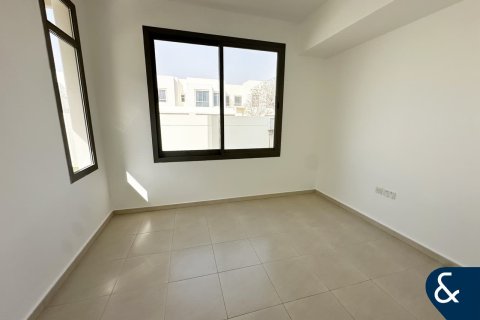 Řadový dům v Town Square, Dubai, SAE 4 ložnice, 225 m² Č.: 684954 - fotografie 8