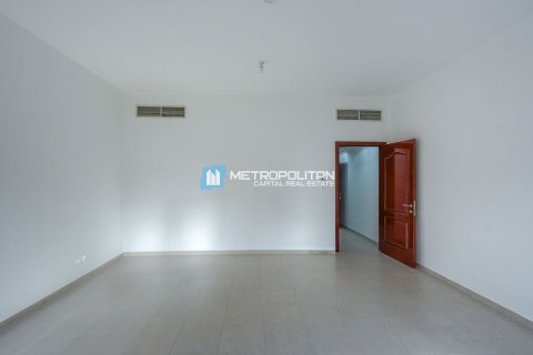 Villa til leje i Abu Dhabi, UAE 4 soveværelser, 319.2 kvm № 630802 - foto 11
