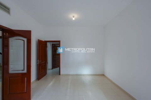 Villa til leje i Abu Dhabi, UAE 4 soveværelser, 319.2 kvm № 630802 - foto 7