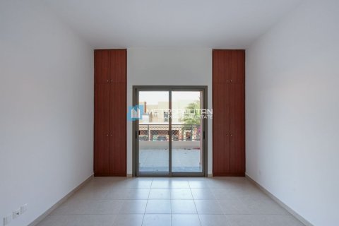Villa til leje i Abu Dhabi, UAE 4 soveværelser, 319.2 kvm № 630802 - foto 12